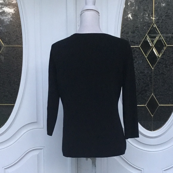 GA8) women’s lighty worn loft sweater; button-down - Picture 3 of 6